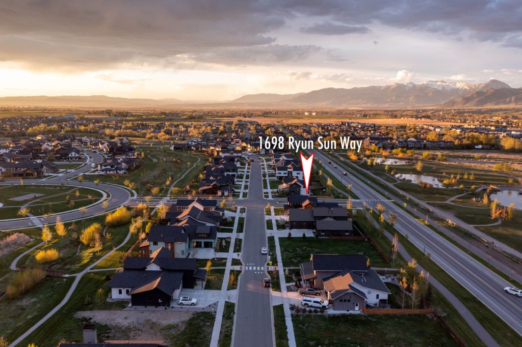 1698 Ryun Sun Way, Bozeman