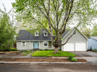 507 Flathead, front of house with tree