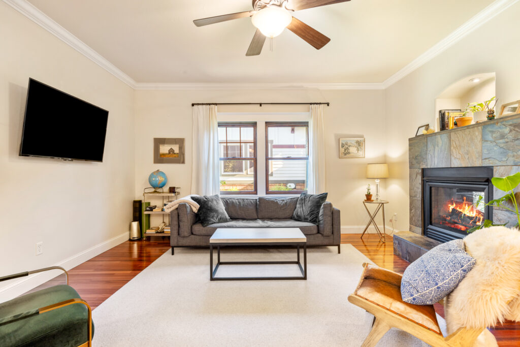 243 N Ferguson, living room