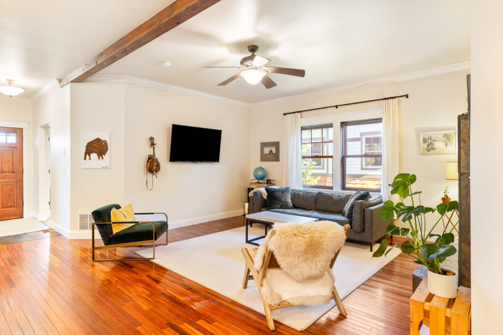 243 N Ferguson, living room