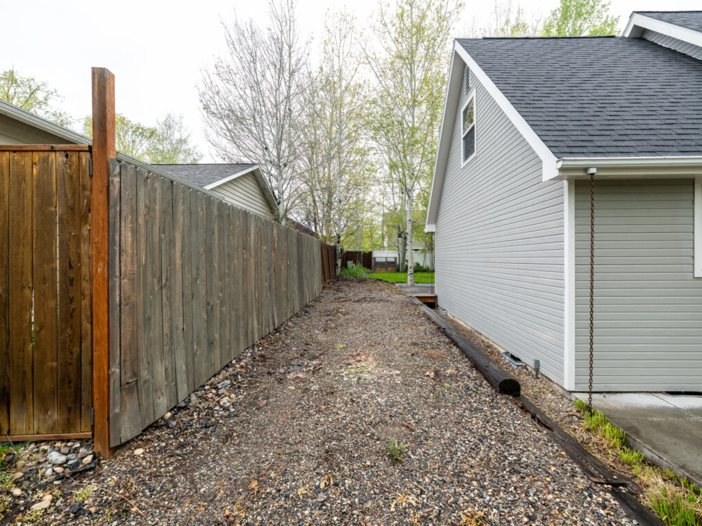 507 Flathead, exterior gravel parking