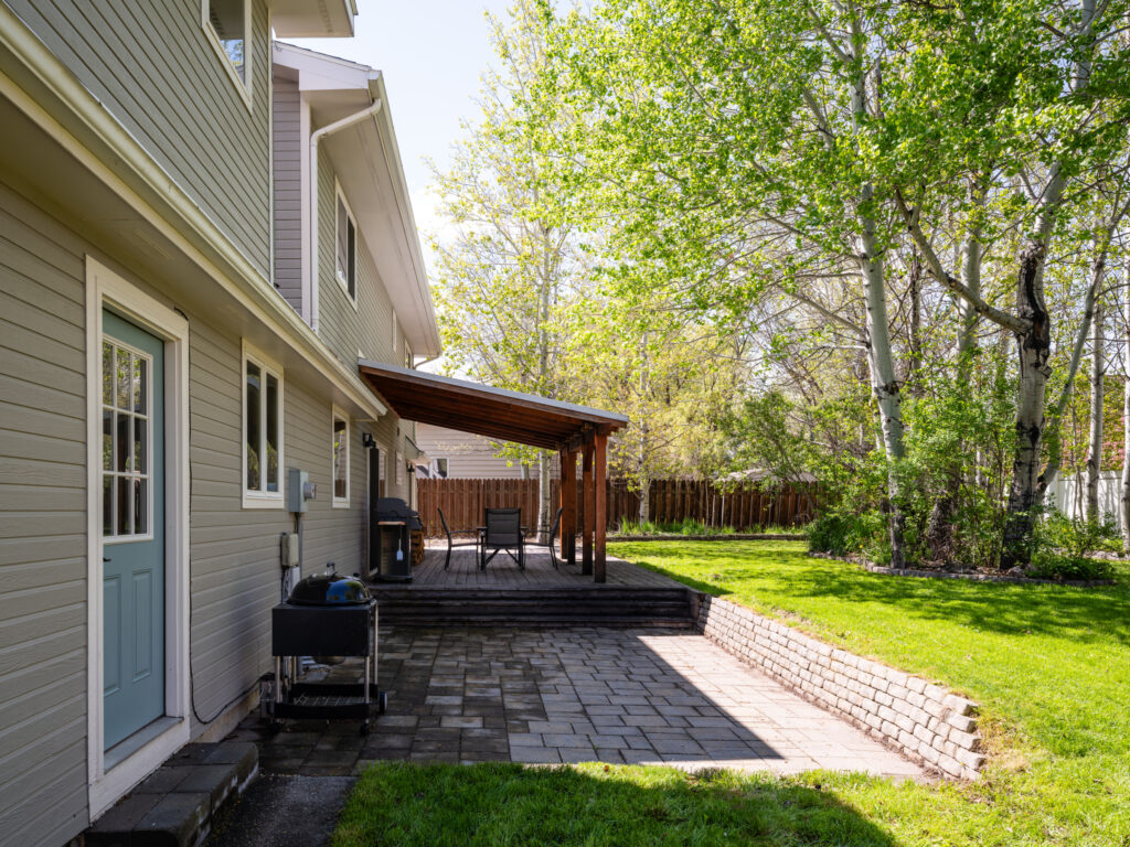 507 Flathead, patio