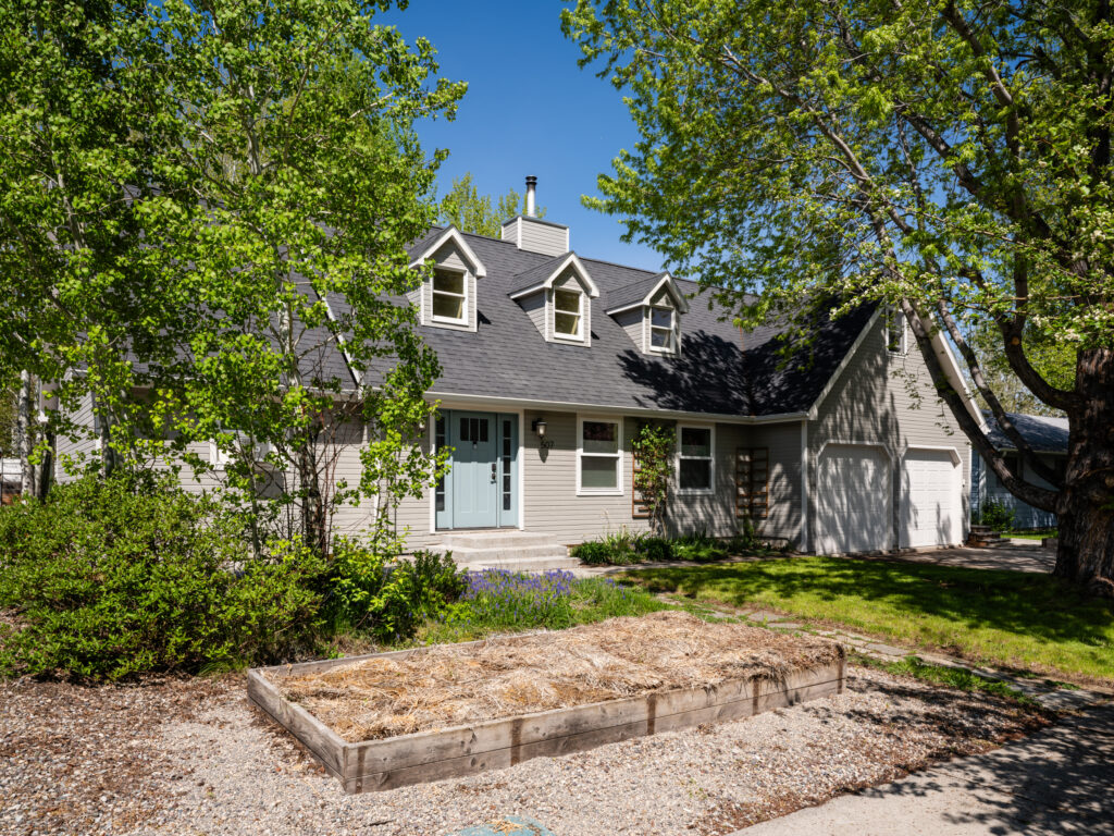 507 Flathead, exterior front view