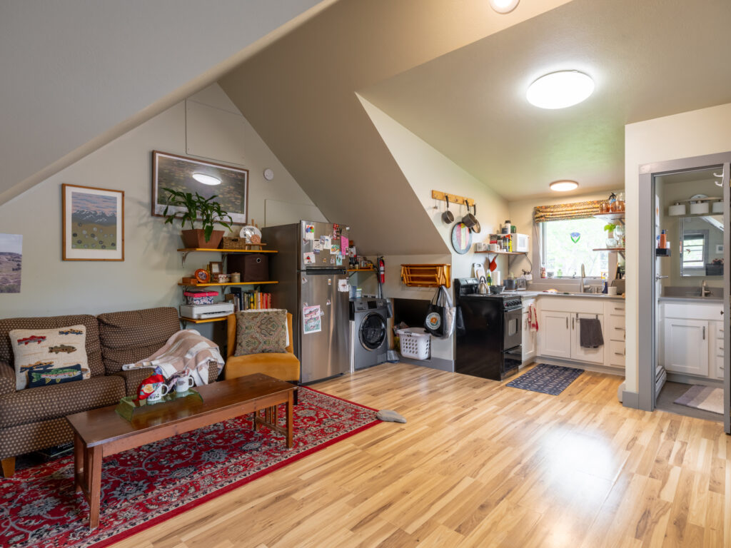 507 Flathead, living room and kitchen