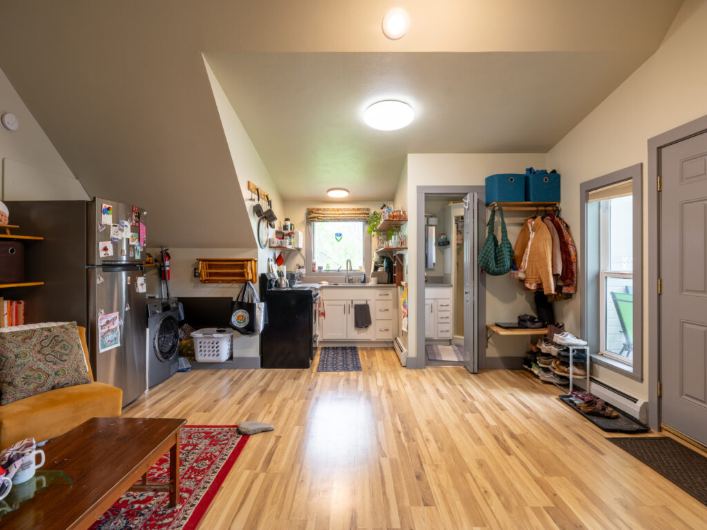 507 Flathead, ADU kitchen and bathroom