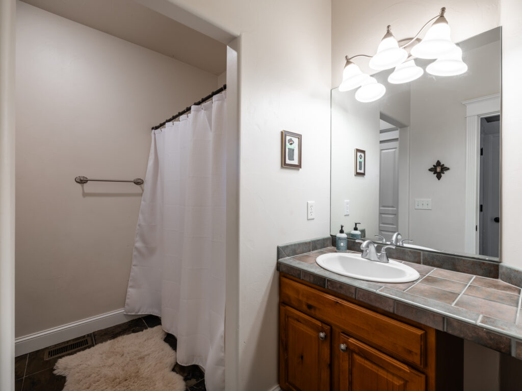 243 Ferguson, Unit 1, hall bath