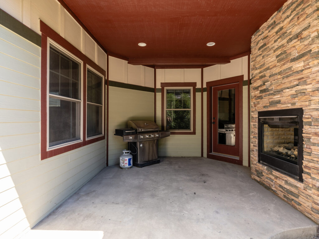 243 Ferguson, Unit 1, patio