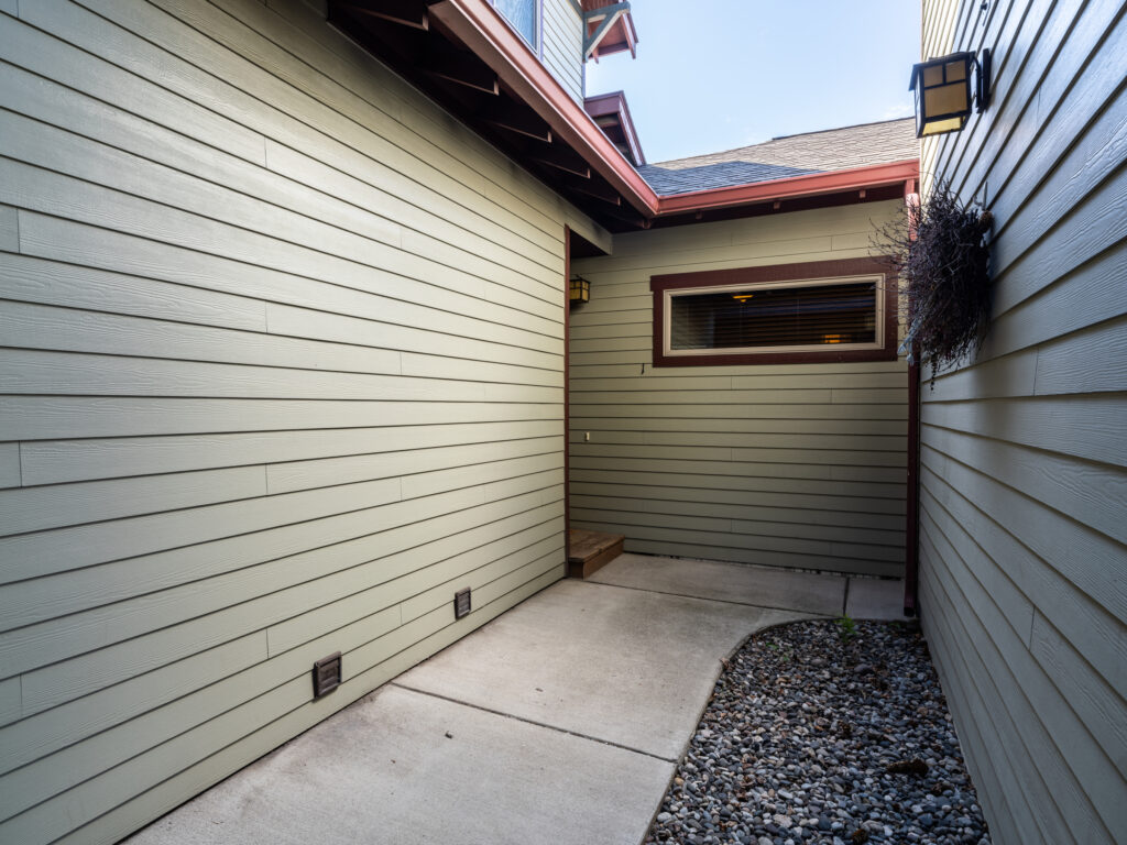 243 Ferguson, Unit 1, rear entry