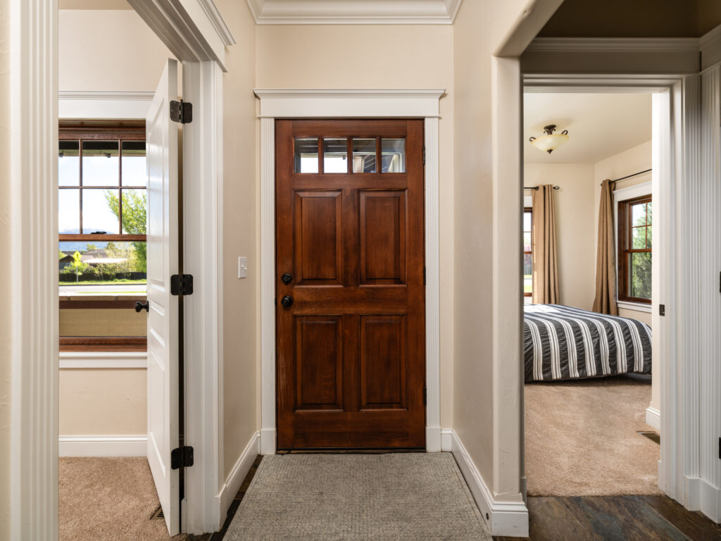 243 Ferguson, Unit 1, entry way