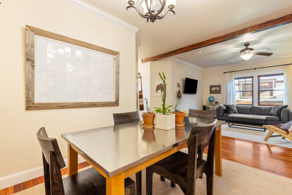243 N Ferguson, dining