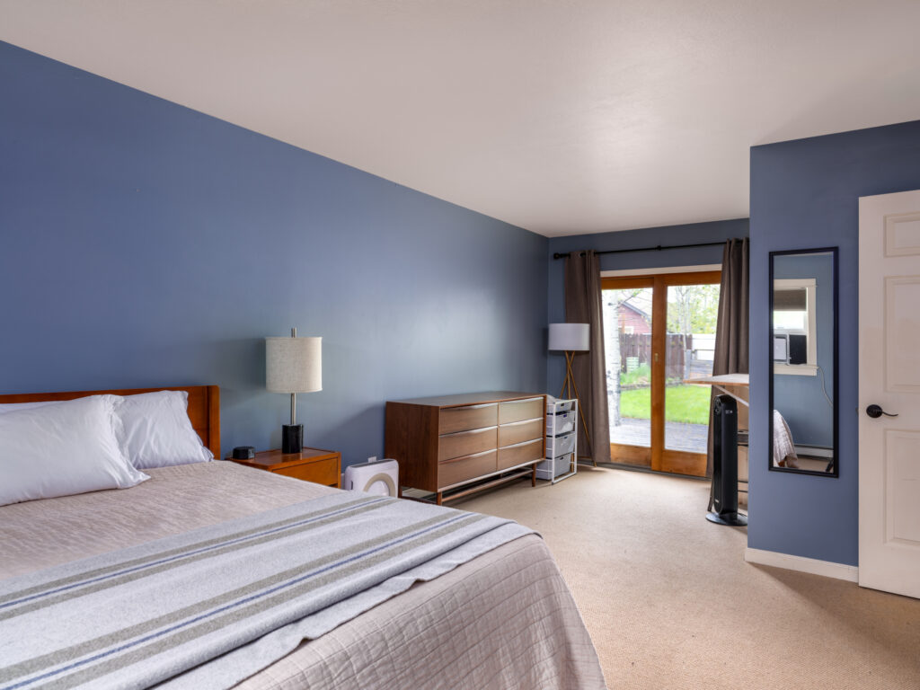 507 Flathead, primary bedroom