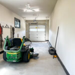 449 Minni Hall - Tandem garage bay