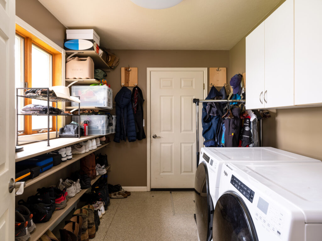 507 Flathead, laundry room and mudroom
