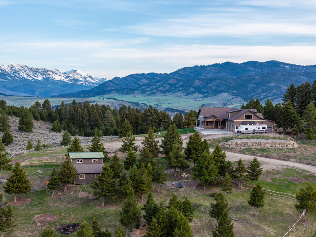 449 Minni Hall, aerial house and barn