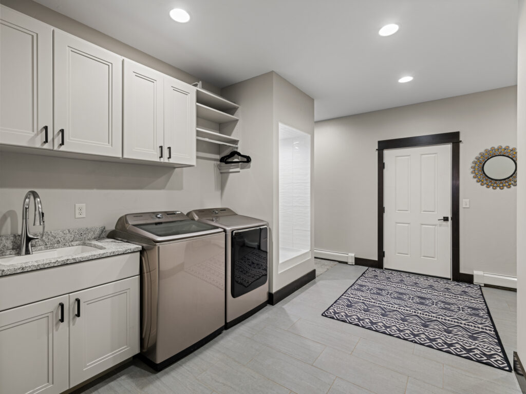 449 Minni Hall, laundry with garage entrance