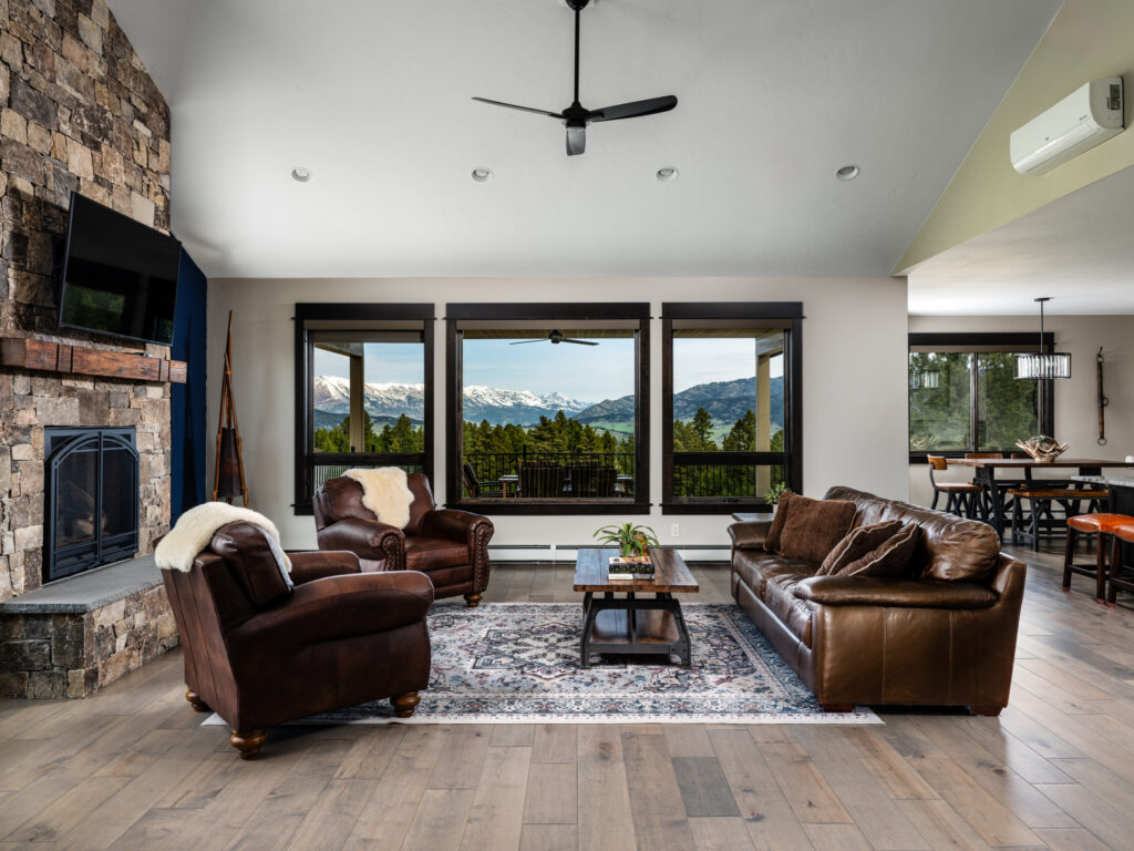 449 Minni Hall, living room