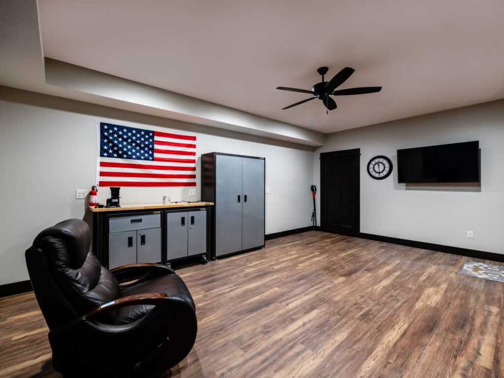 449 Minni Hall
