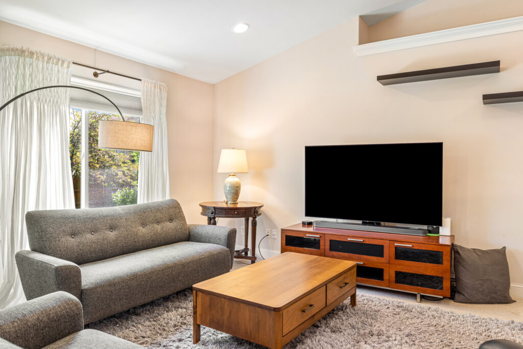 42 Indian Grove, living room