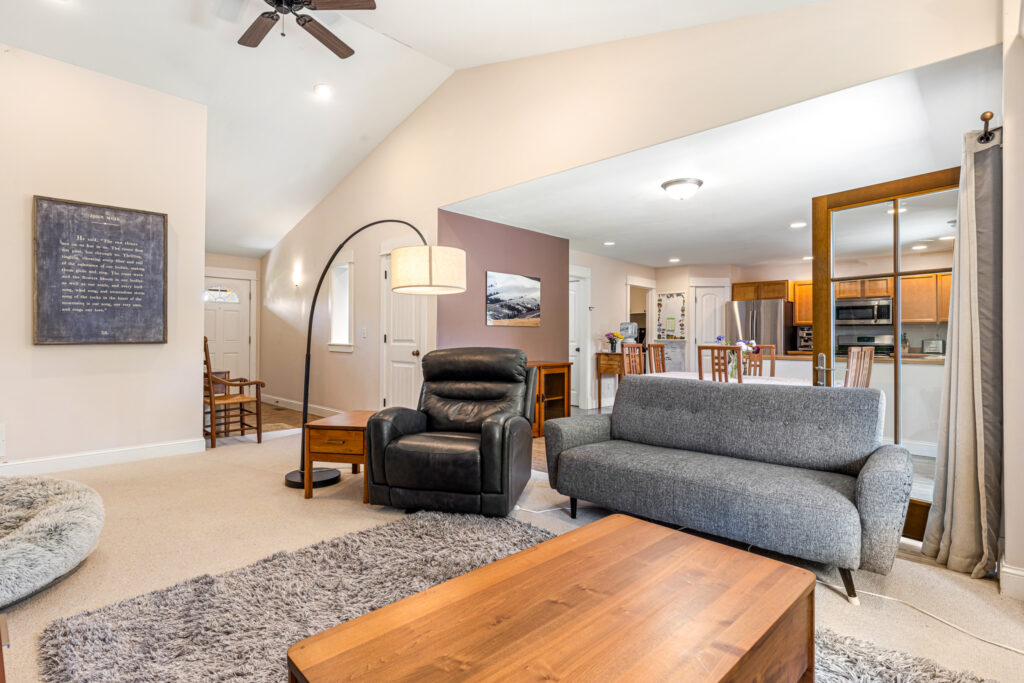 42 Indian Grove, living room
