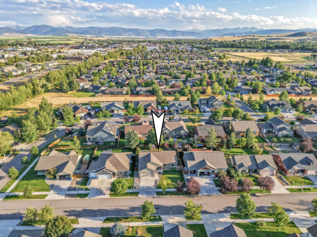 42 Indian Grove, aerial with neighborhood and arrow