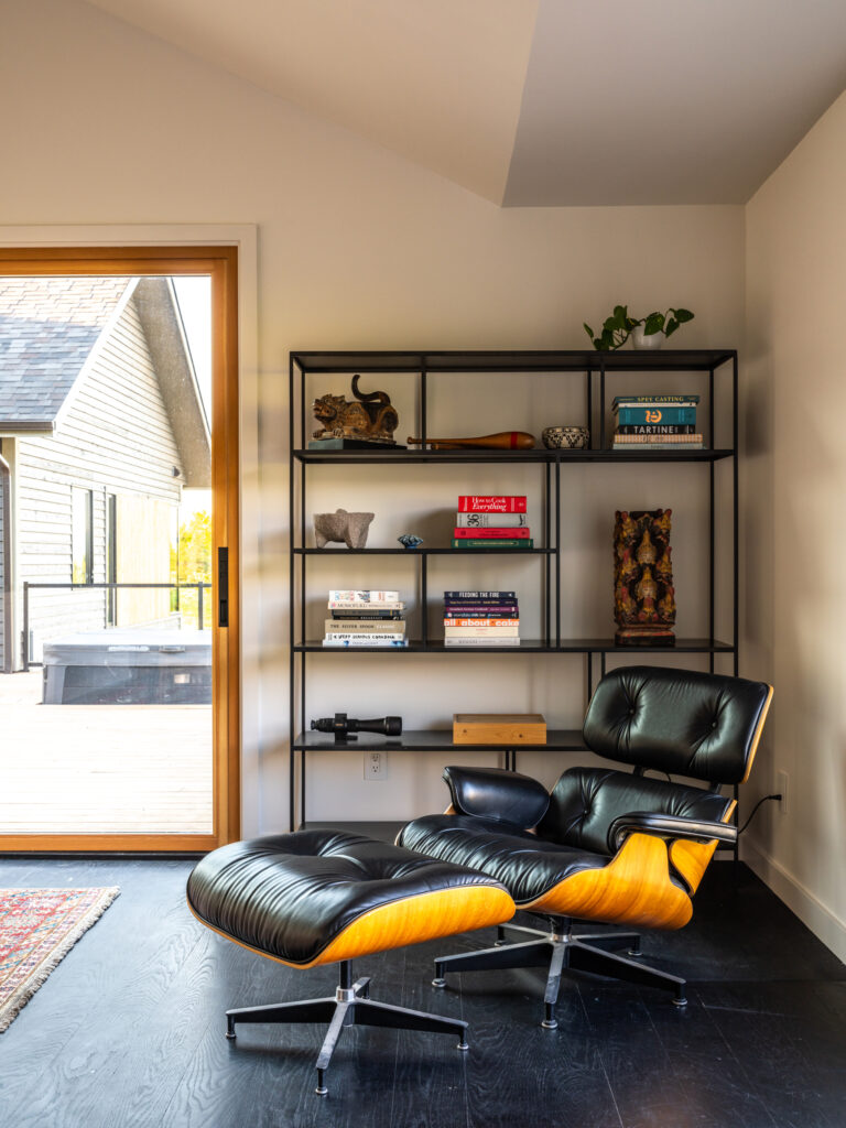 370 Star Ridge, den