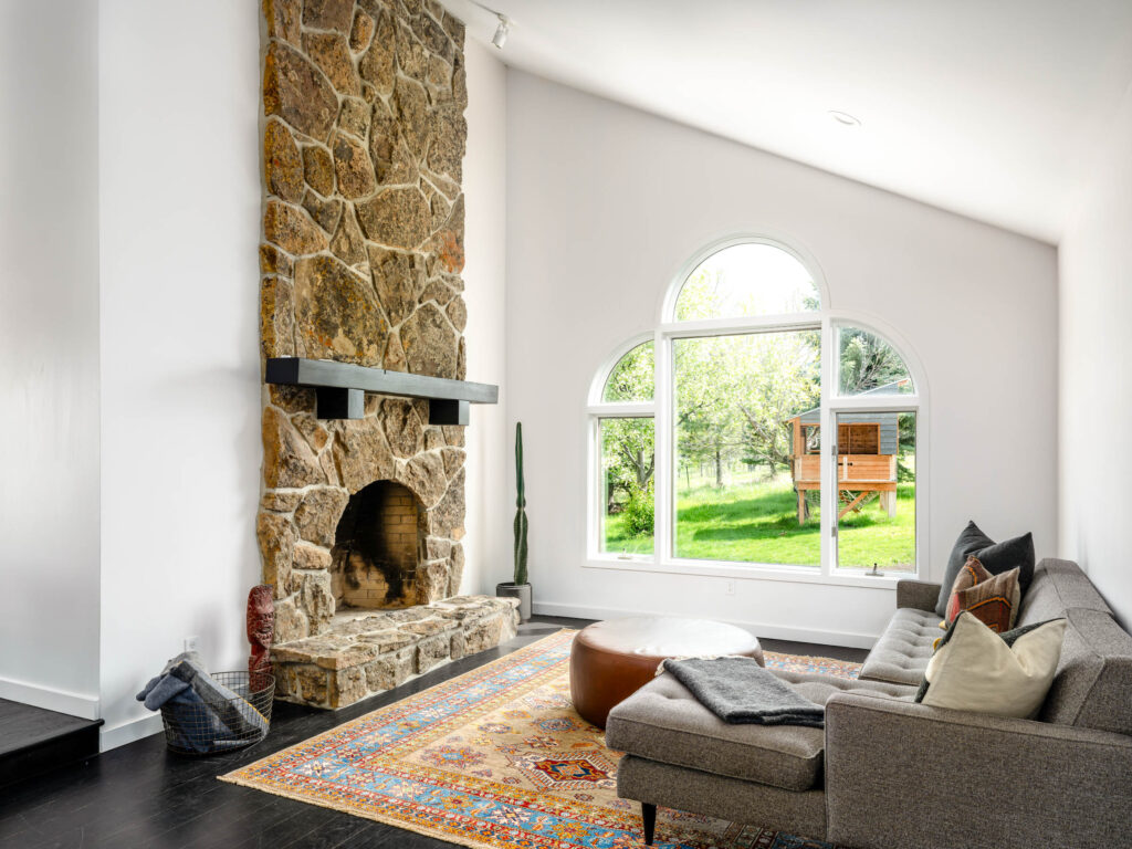 370 Star Ridge, living room with fireplace
