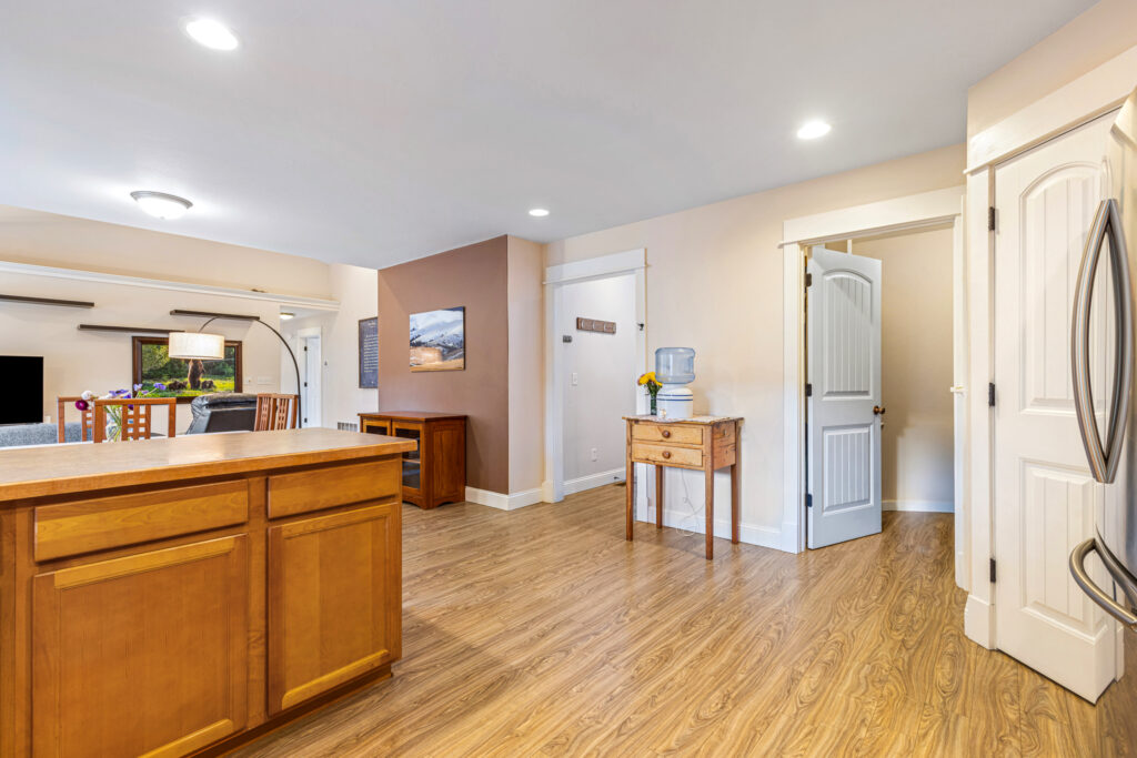 42 Indian Grove, kitchen, laundry