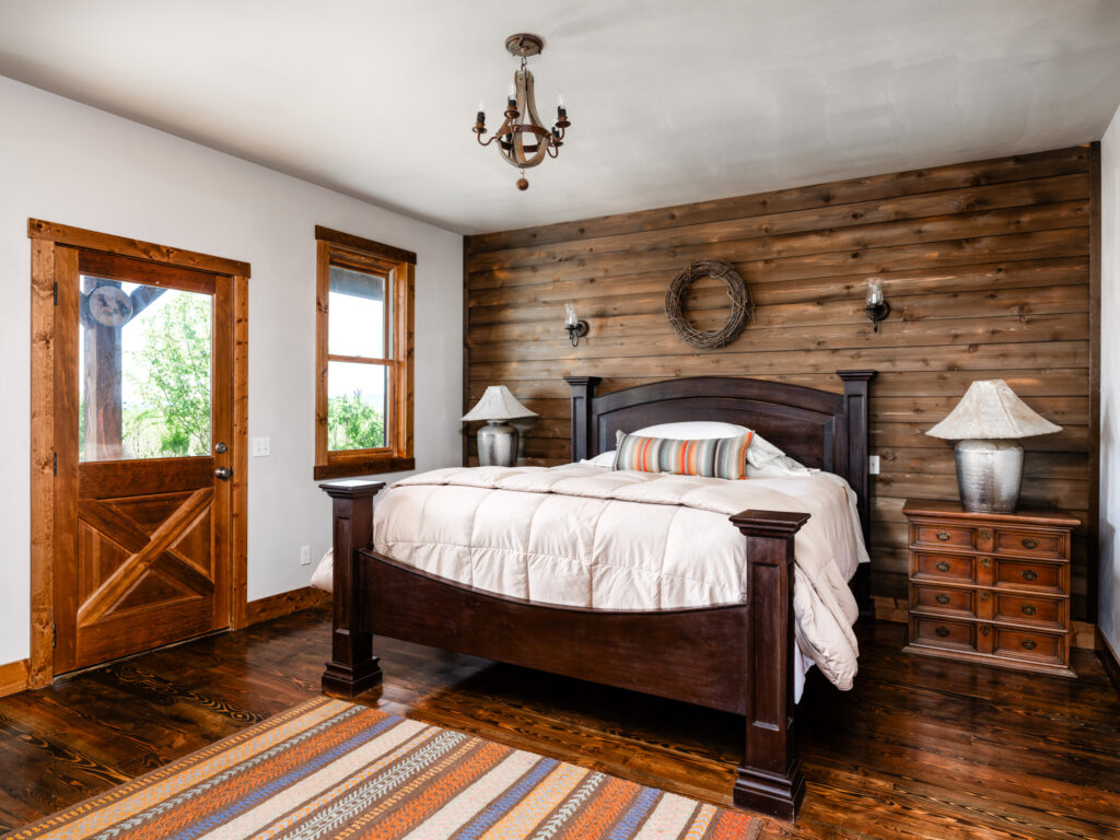 935 Bates Rd, primary bedroom