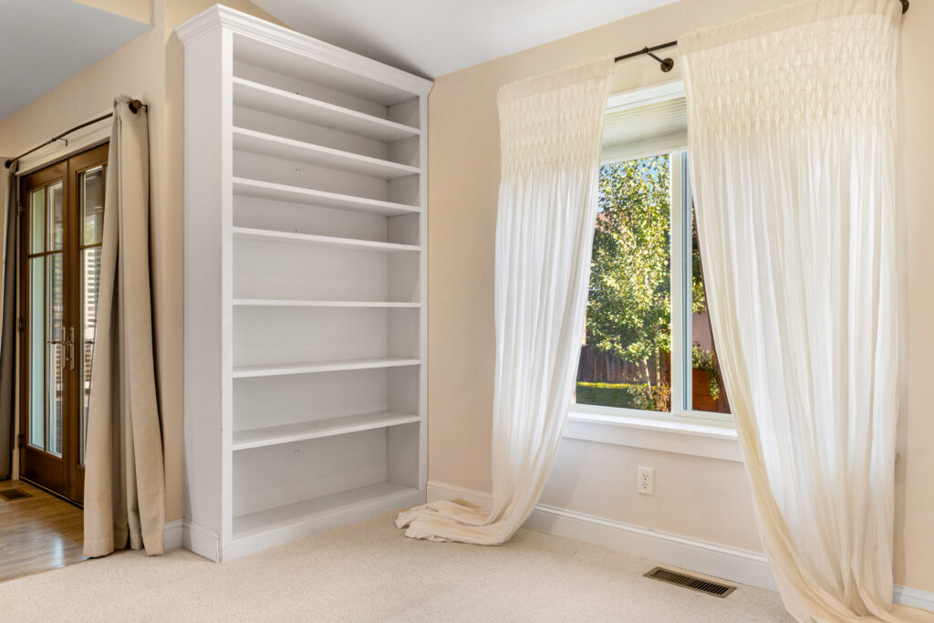 42 Indian Grove, living room bookcase