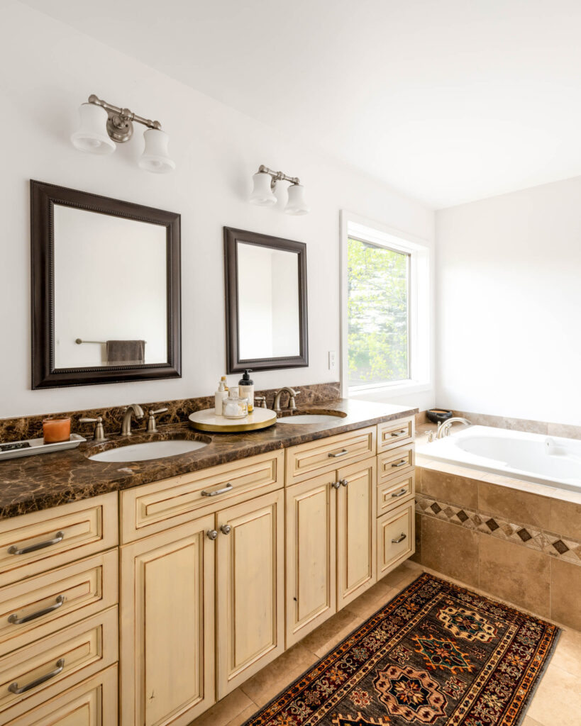 370 Star Ridge, original primary bathroom