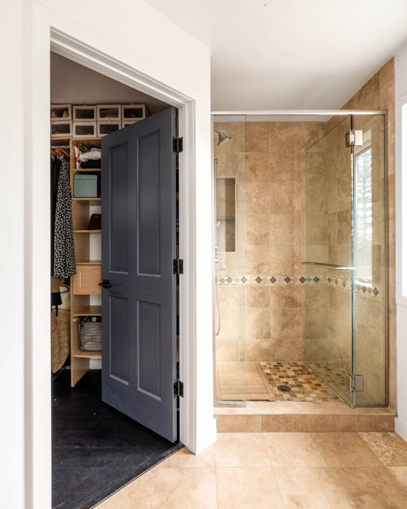 370 Star Ridge, original primary bathroom