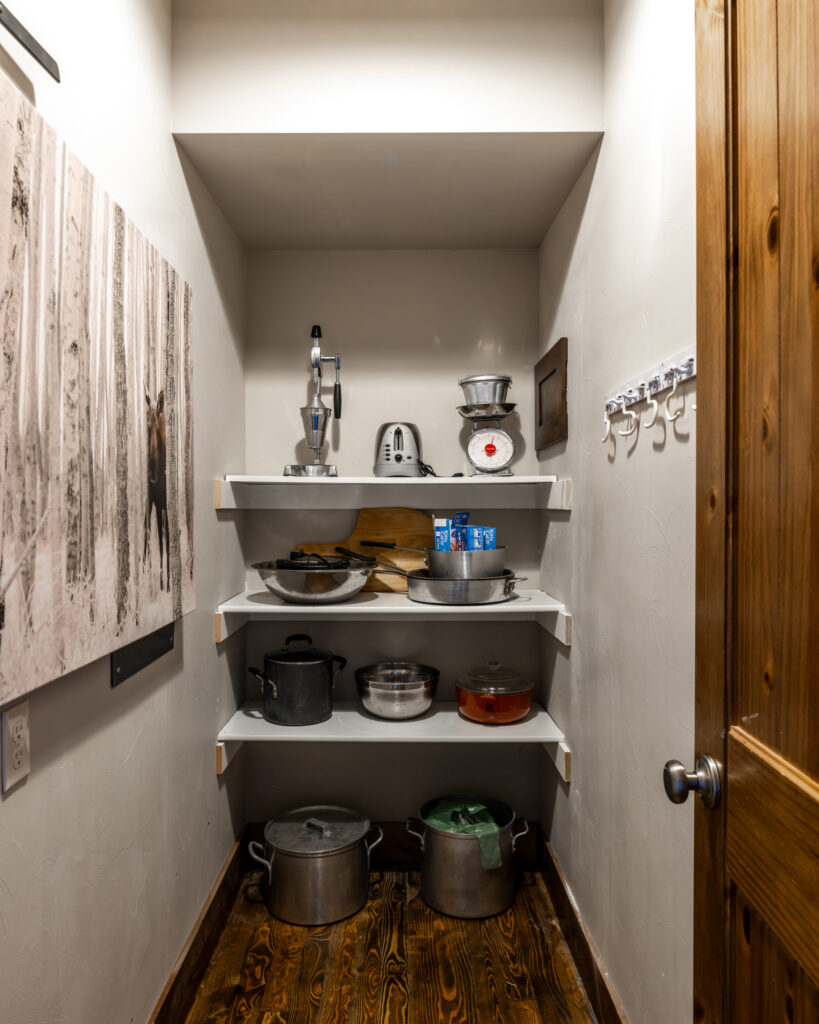 935 Bates Rd, pantry