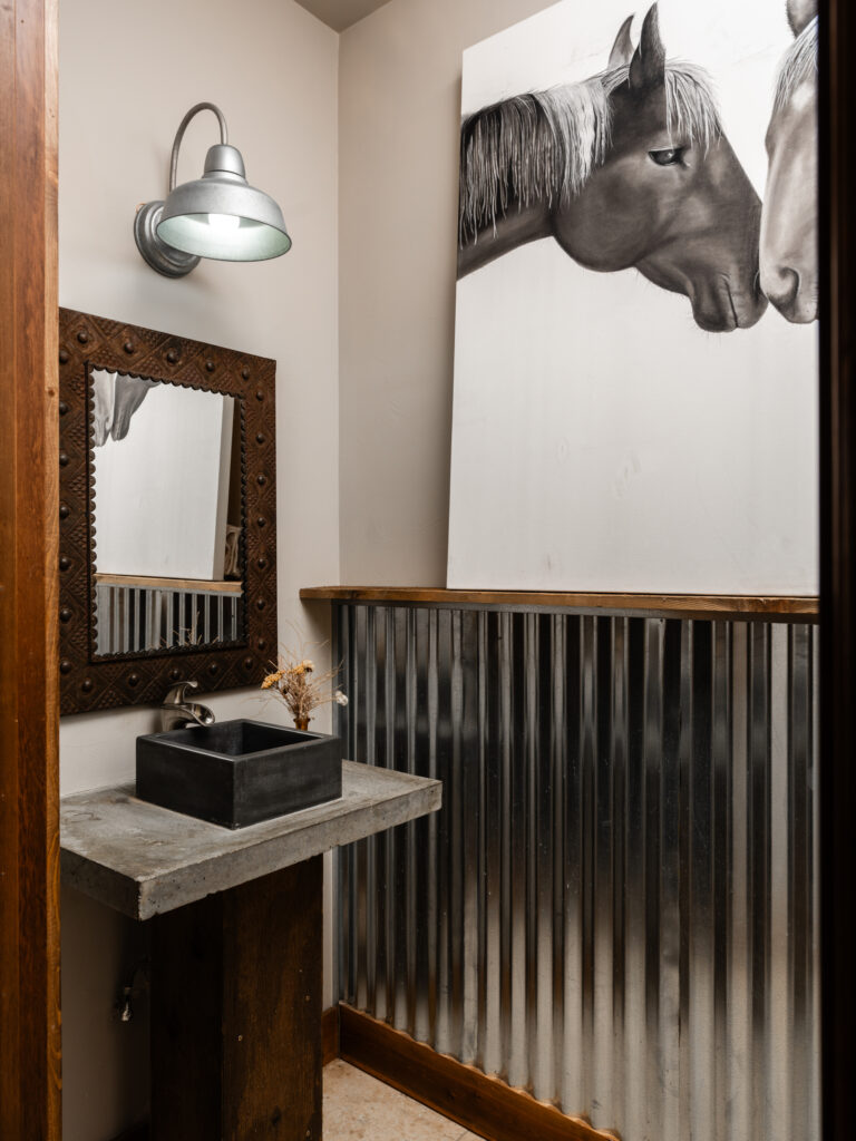 935 Bates Rd, half bathroom