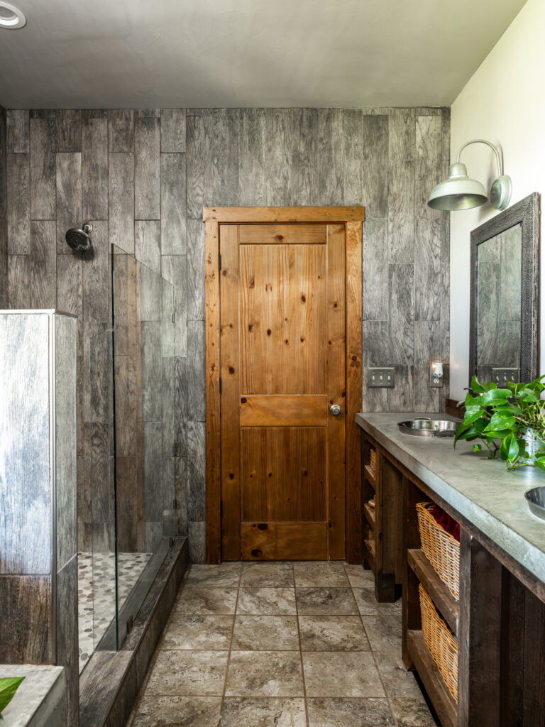 935 Bates Rd, primary bathroom