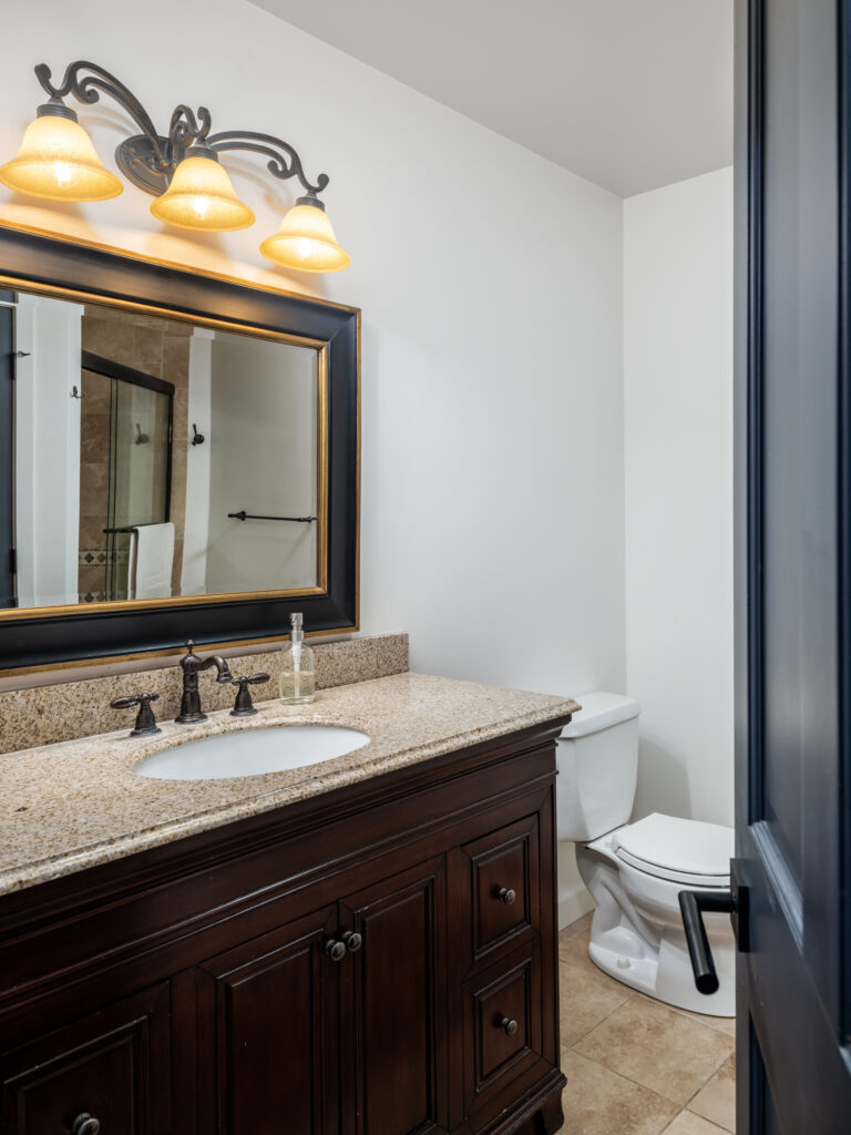 370 Star Ridge, (original) hall bath