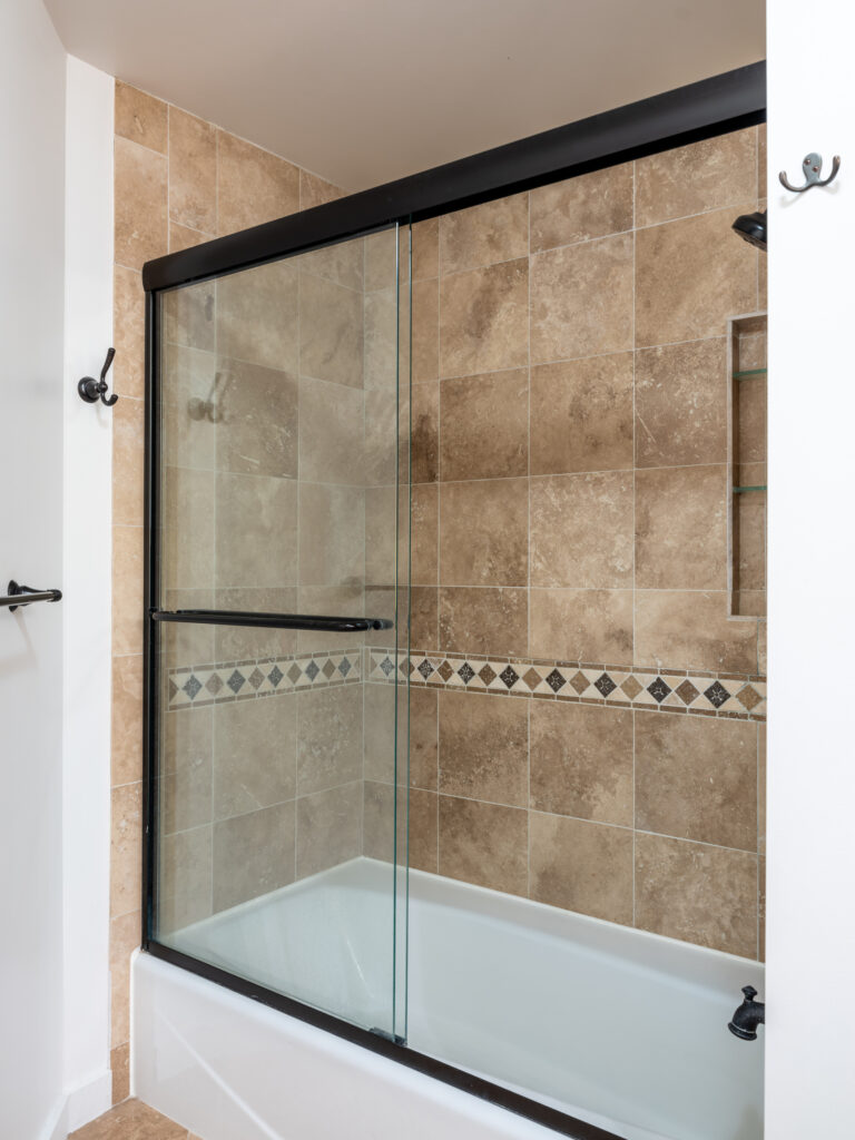 370 Star Ridge, (original) hall bathroom