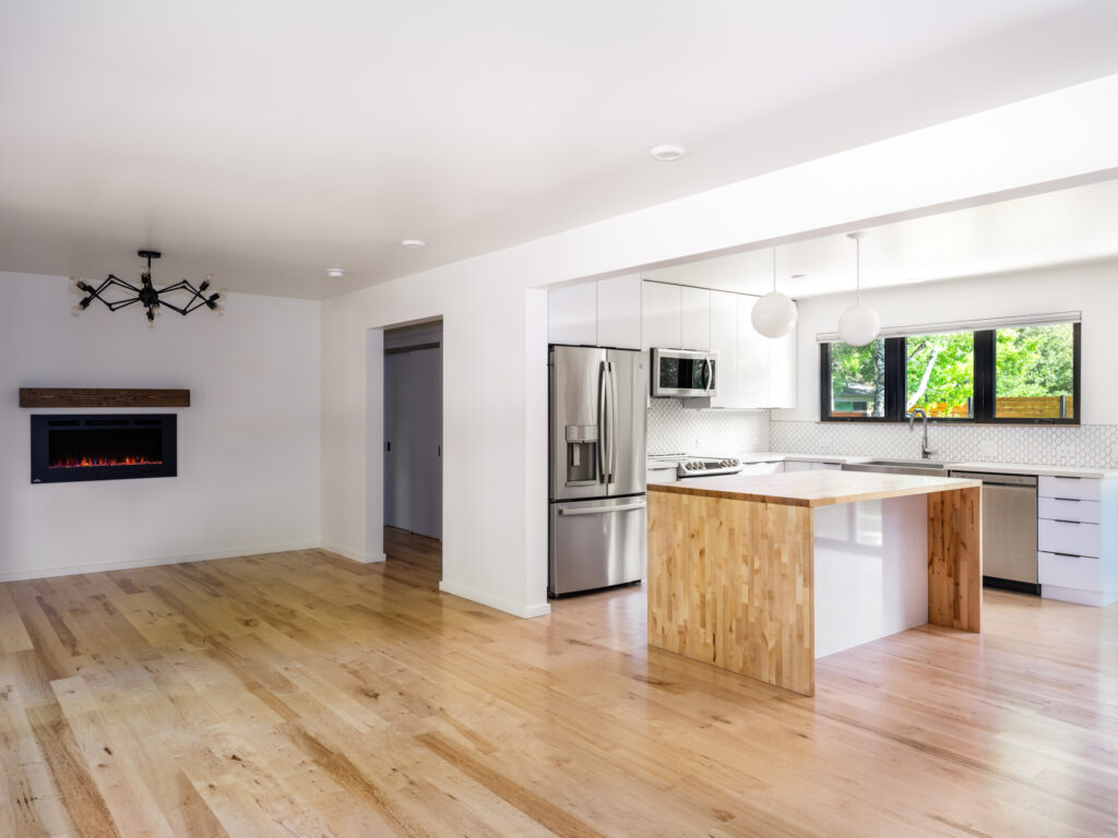 1206 N Cedarview, living room and kitchen