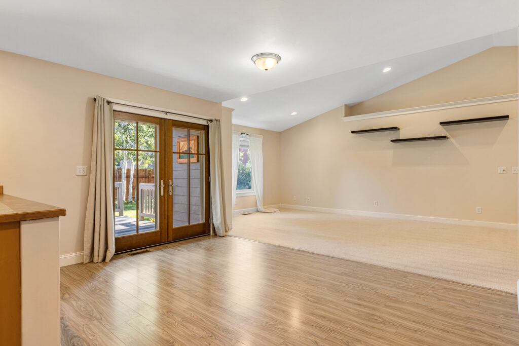 42 Indian Grove, dining and living room