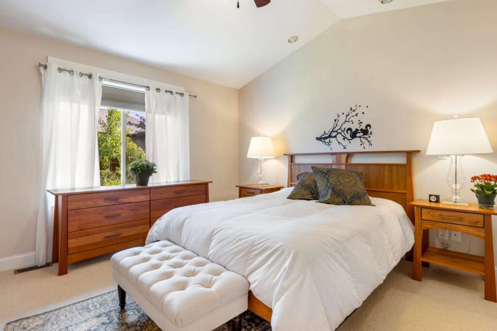 42 Indian Grove, primary bedroom