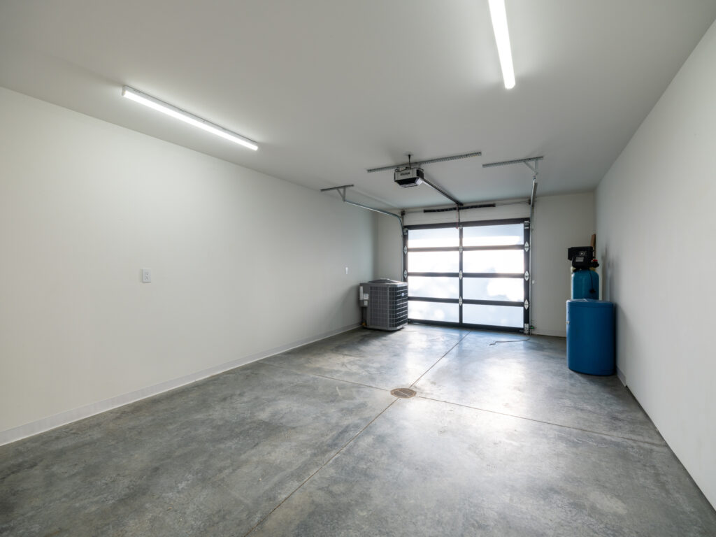 370 Star Ridge, interior of single garage