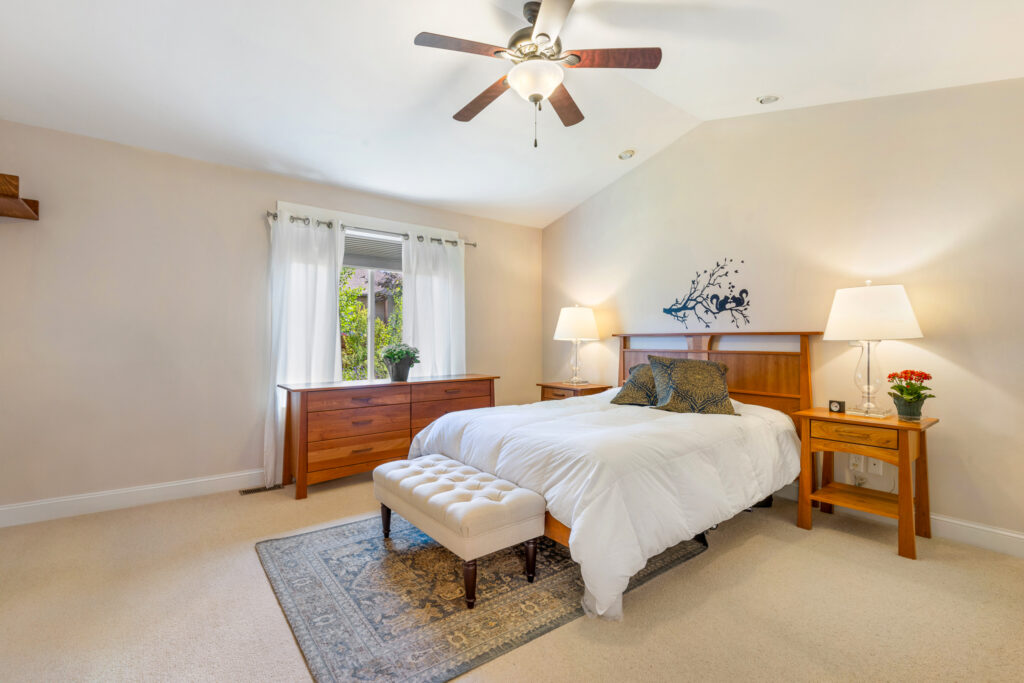 42 Indian Grove, primary bedroom