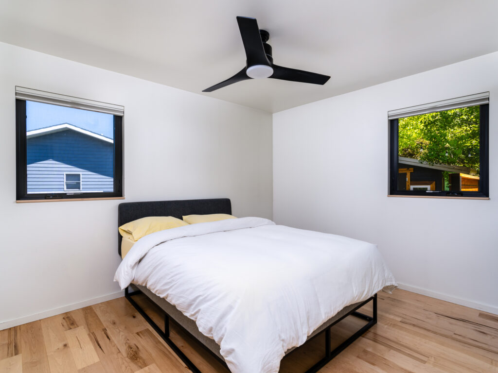 1206 N Cedarview, Primary bedroom