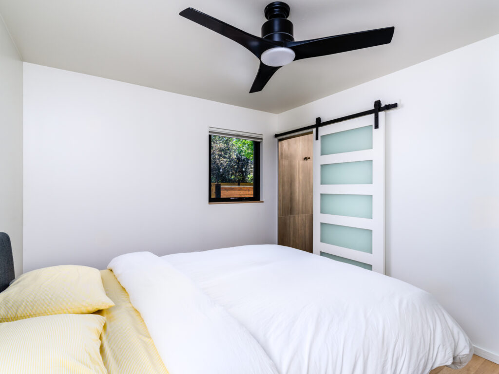 1206 N Cedarview, primary bedroom