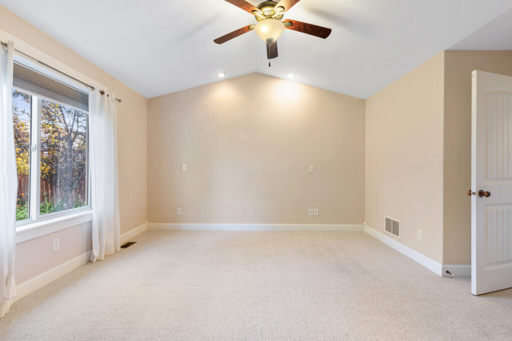 42 Indian Grove, primary bedroom