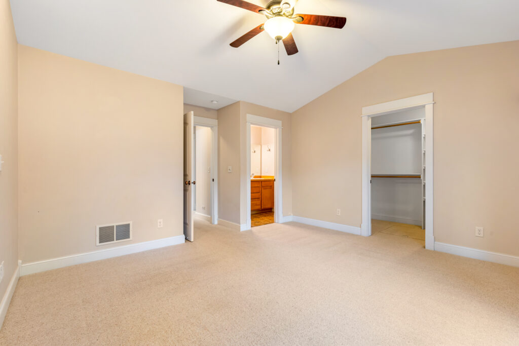 42 Indian Grove, primary bedroom