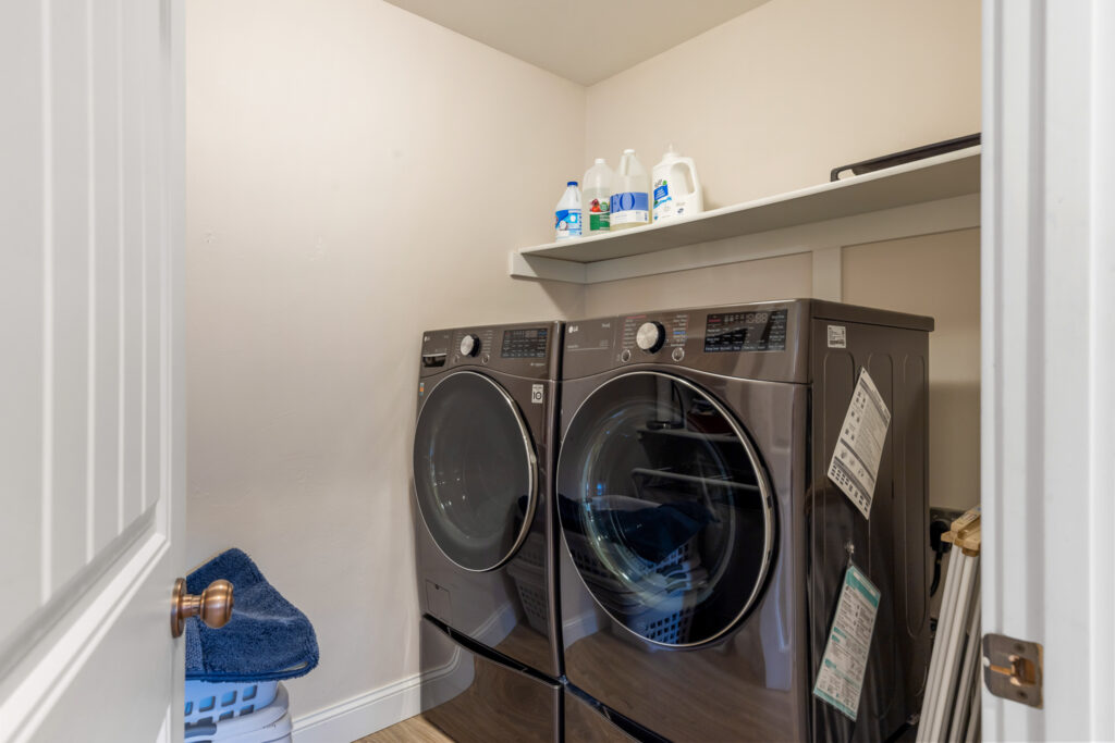 42 Indian Grove, laundry room