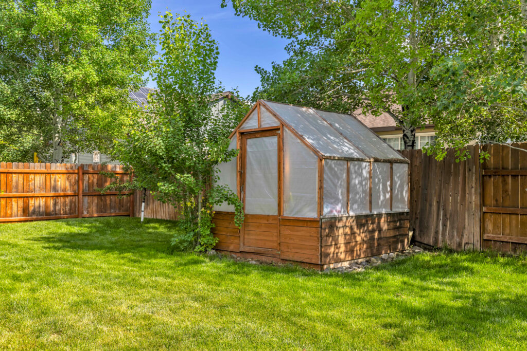 42 Indian Grove, greenhouse