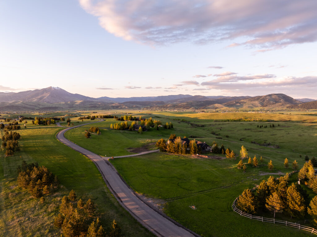 370 Star Ridge, aerial view
