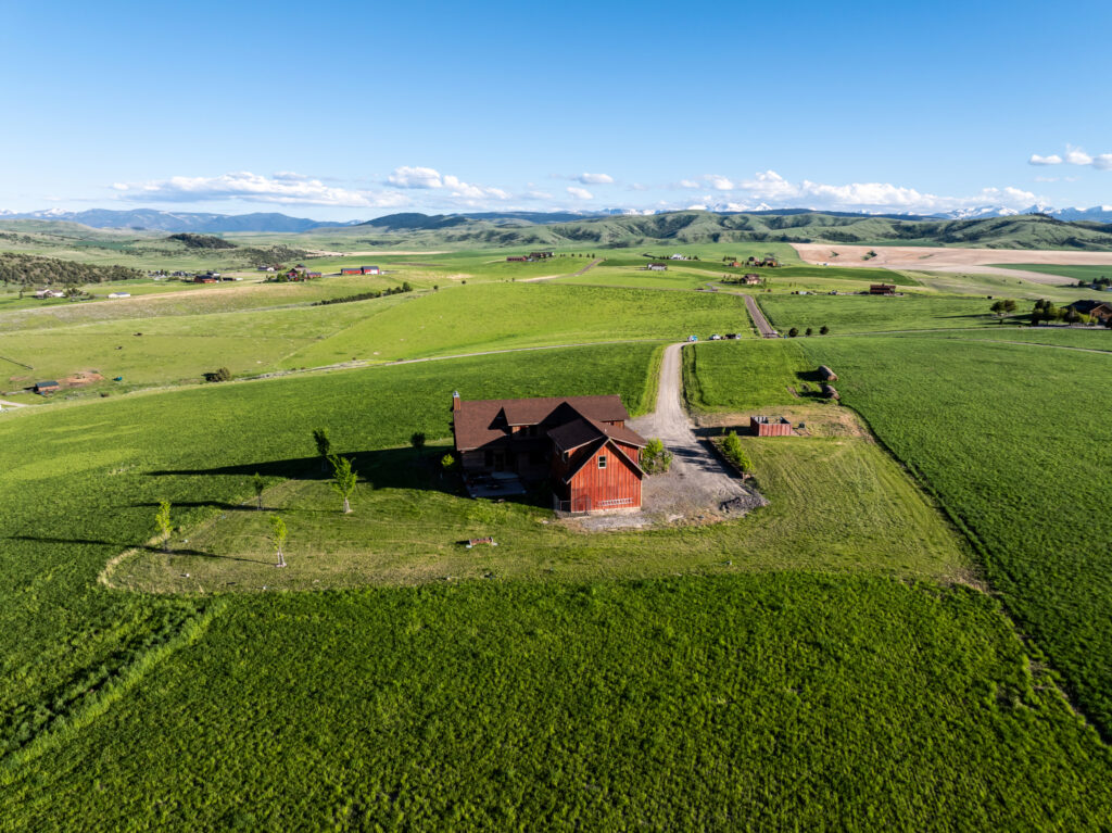 935 Bates Rd, view facing south
