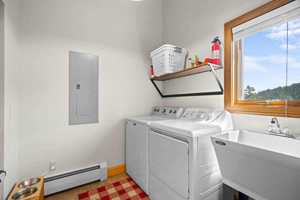 1099 Winchester, laundry